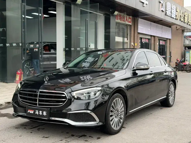 Mercedes-Benz E-Class — Фото автомобиля 2