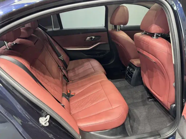 BMW 3 Series — Фото автомобиля 3