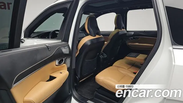 Volvo XC90 — Фото автомобиля 18