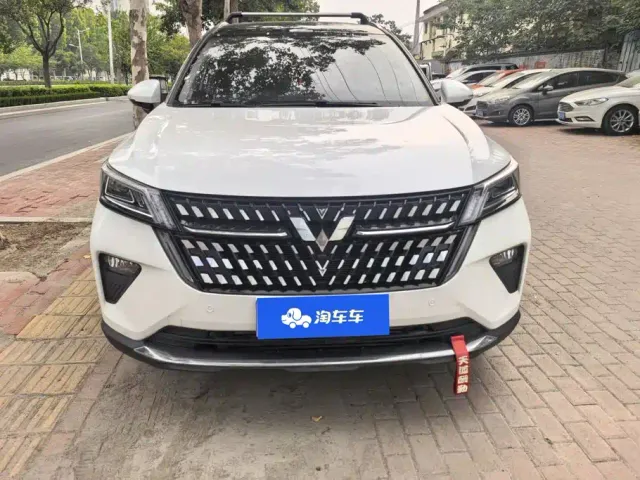Wuling Asta — Фото автомобиля 2