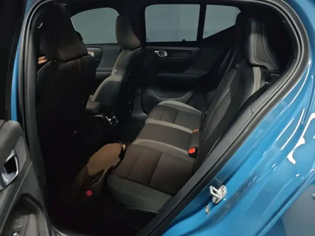 Volvo XC40 — Фото автомобиля 16
