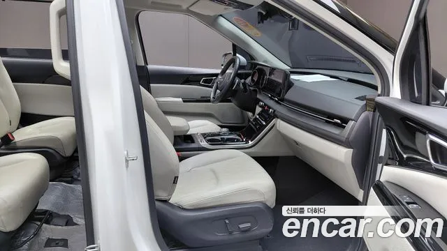 Kia Carnival Generation 4 — Фото автомобиля 26