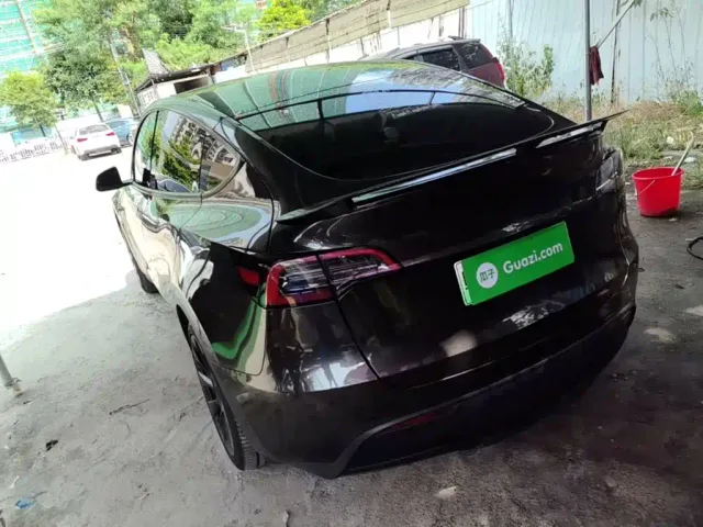 Tesla Model Y — Фото автомобиля 4