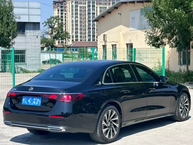 Mercedes-Benz E-Class — Фото автомобиля 9