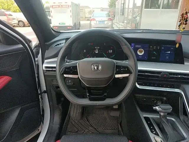 Changan CS35 Plus — Фото автомобиля 10
