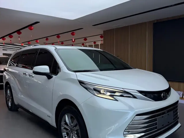 Фотография автомобиля — Toyota Sienna