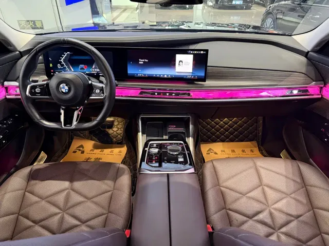 BMW 7 Series — Фото автомобиля 7
