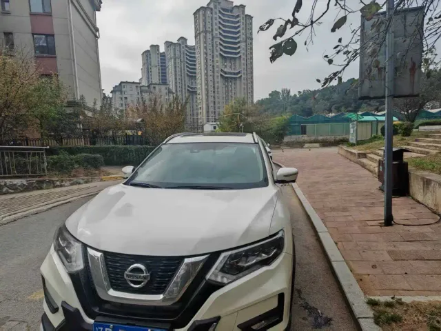 Фотография автомобиля — Nissan X-Trail