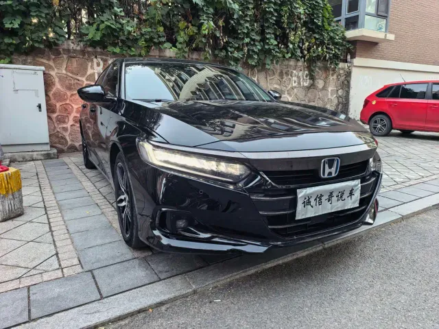Honda Accord — Фото автомобиля 3