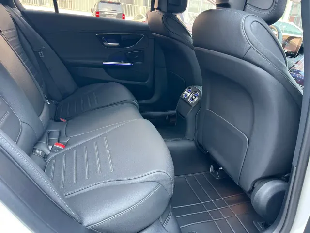 Mercedes-Benz C-Class — Фото автомобиля 9