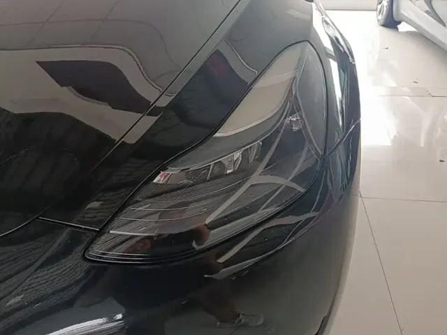 Tesla Model Y — Фото автомобиля 23