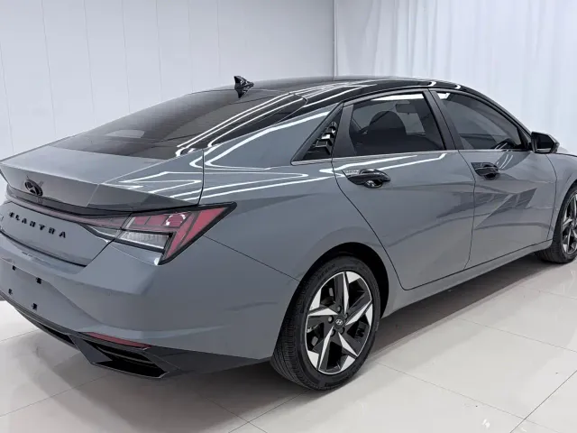 Hyundai Elantra — Фото автомобиля 4