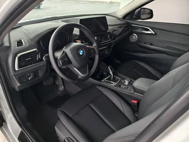 BMW BMW 1 Series 2020 Model 120i M Sport Package — Фото автомобиля 6