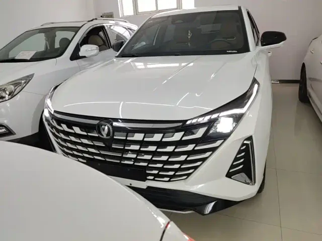 Changan UNI-Z — Фото автомобиля 2