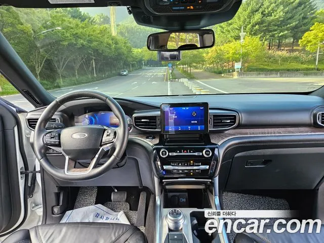 Ford Explorer Explorer 6 поколение 3.0 Platinum 4WD — Фото автомобиля 10