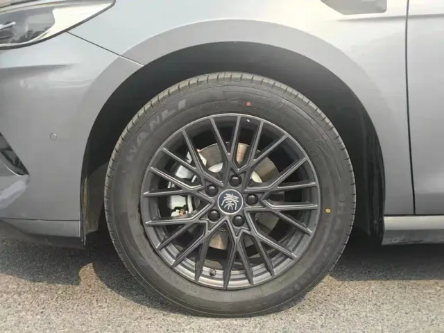 BYD Qin PLUS — Фото автомобиля 8