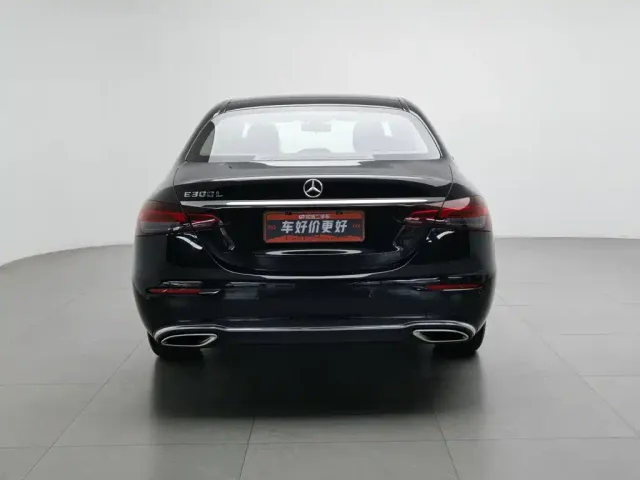 Mercedes-Benz E-Class — Фото автомобиля 4