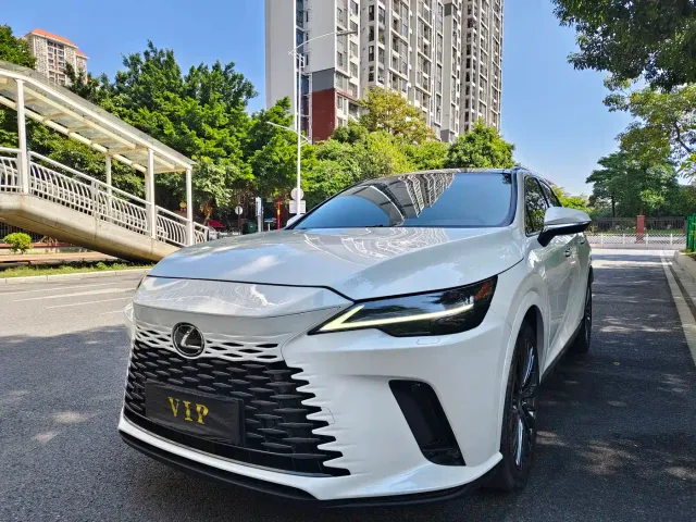 Фотография автомобиля — Lexus RX