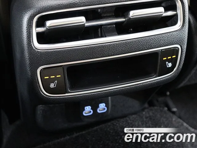 Genesis GV70 — Фото автомобиля 12