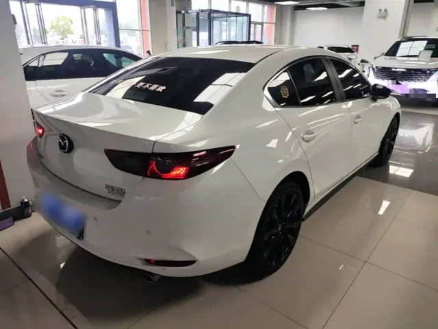 Mazda Axela — Фото автомобиля 6