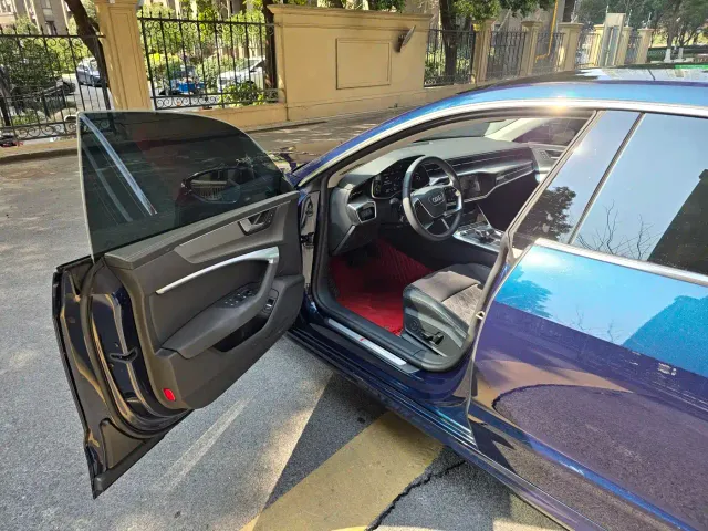 Audi A7L — Фото автомобиля 9