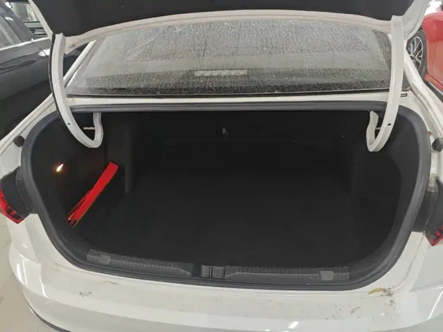 Volkswagen Bora — Фото автомобиля 18