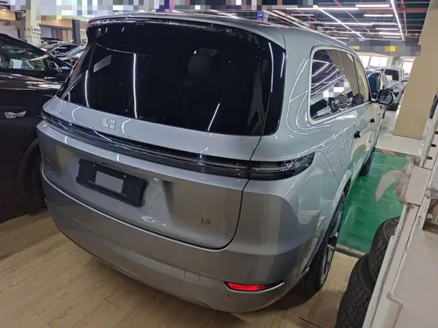 Li Auto L9 — Фото автомобиля 6
