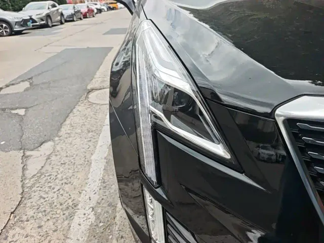 Cadillac XT5 — Фото автомобиля 10