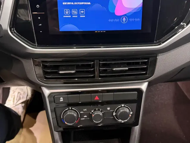 Volkswagen T-Cross — Фото автомобиля 9