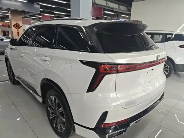 Changan CS75 Plus — Фото автомобиля 4