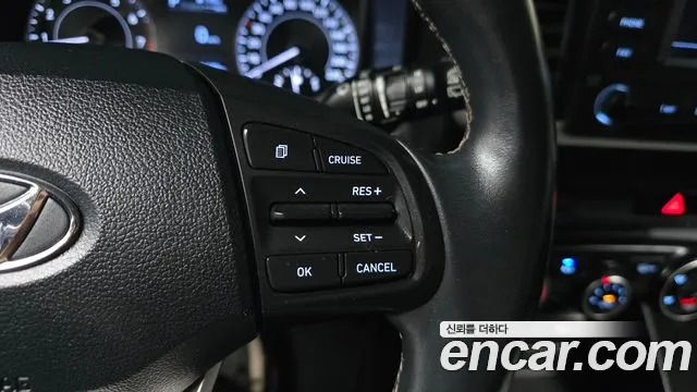 Hyundai Venue — Фото автомобиля 24