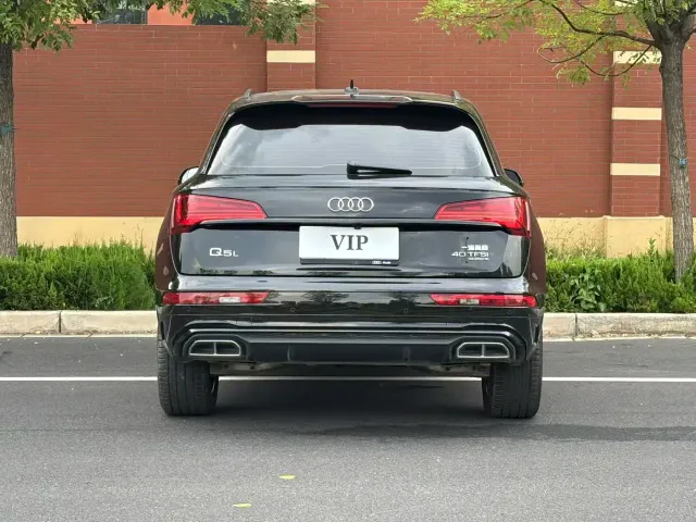 Audi Q5L — Фото автомобиля 7