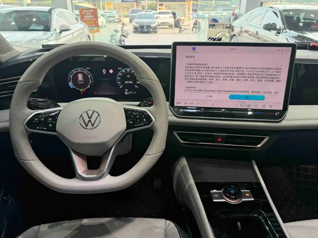 Volkswagen Tiguan L — Фото автомобиля 9