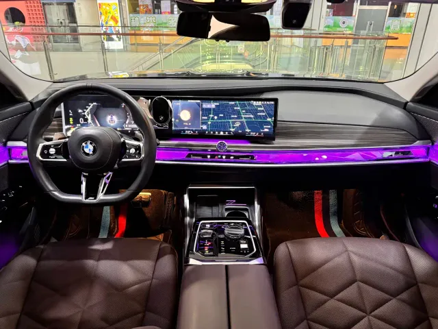 BMW 7 Series — Фото автомобиля 17