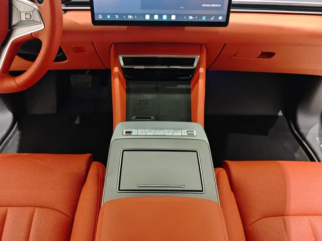 BYD Tang L — Фото автомобиля 8