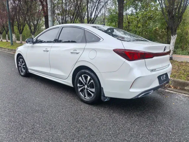 Changan Eado — Фото автомобиля 10