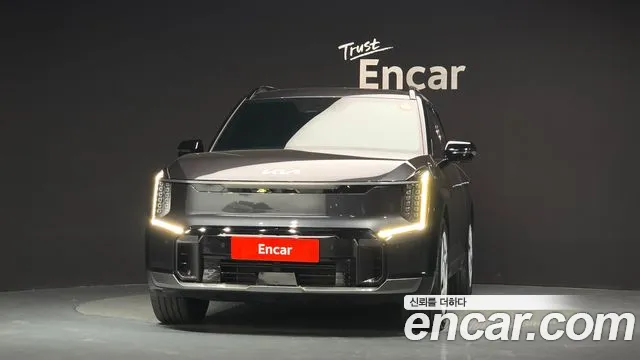 Kia EV9 — Фото автомобиля 3