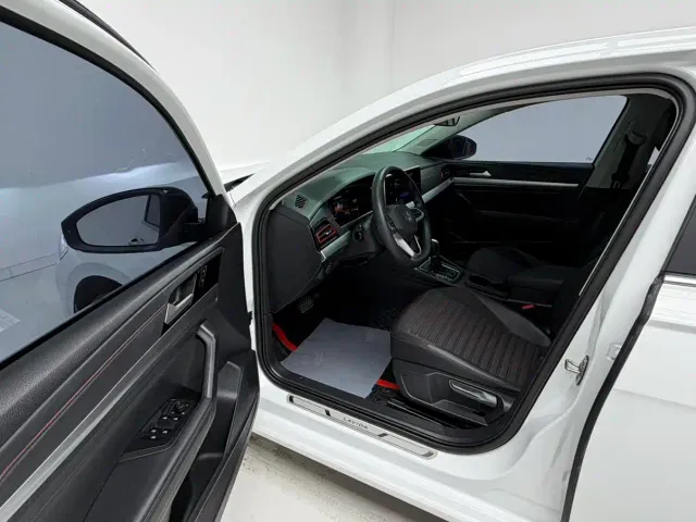 Volkswagen Lavida — Фото автомобиля 11