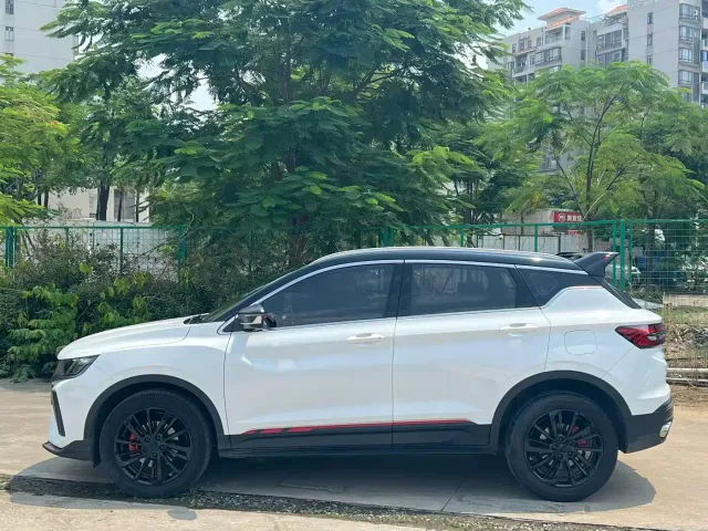 Geely Binyue — Фото автомобиля 3