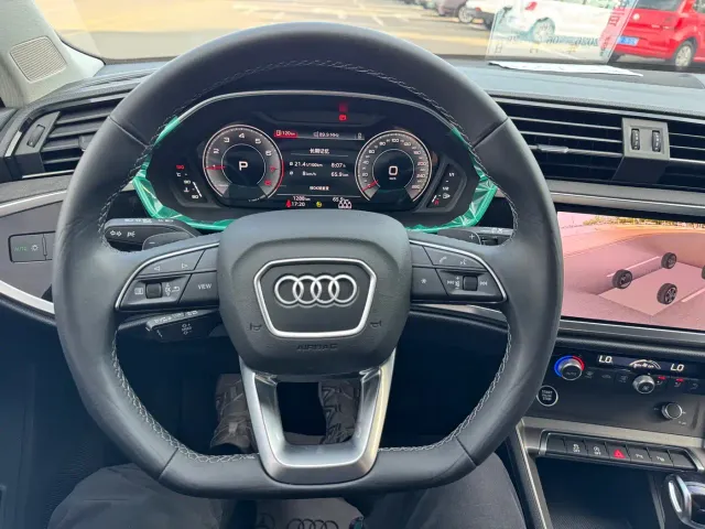 Audi Q3 — Фото автомобиля 14