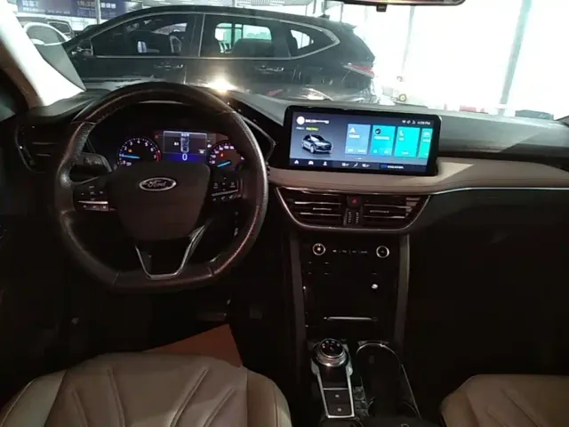 Ford Escape — Фото автомобиля 9