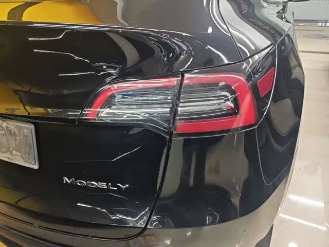 Tesla Model Y — Фото автомобиля 7