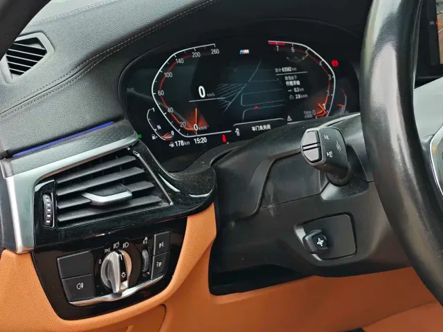 BMW 5 Series — Фото автомобиля 22