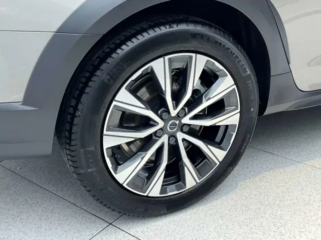 Volvo V90 — Фото автомобиля 8