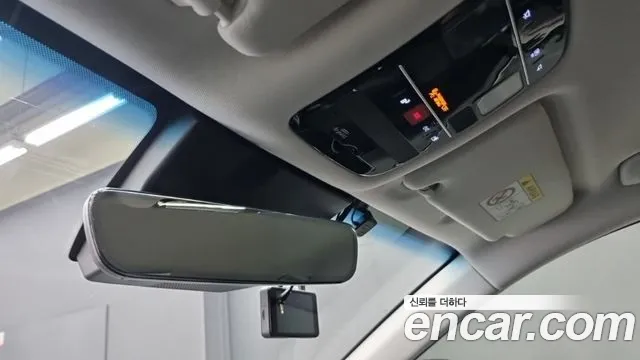 Hyundai Grandeur Grandeur (GN7) 2.5 Бензин 2WD — Фото автомобиля 18