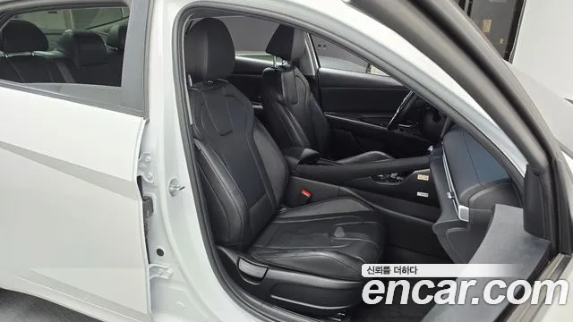 Hyundai Avante CN7 — Фото автомобиля 16
