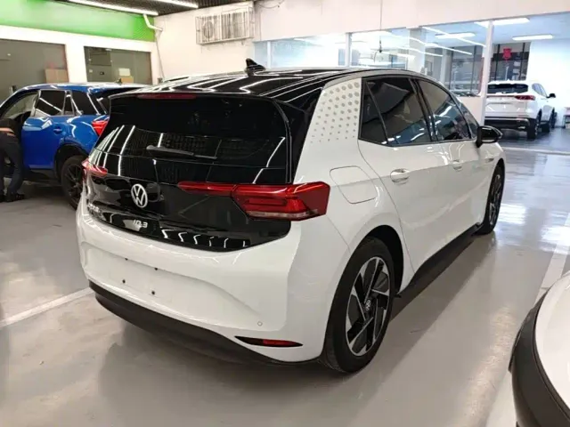 Volkswagen ID.3 — Фото автомобиля 6
