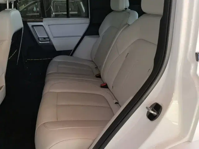 iCAR V23 — Фото автомобиля 16