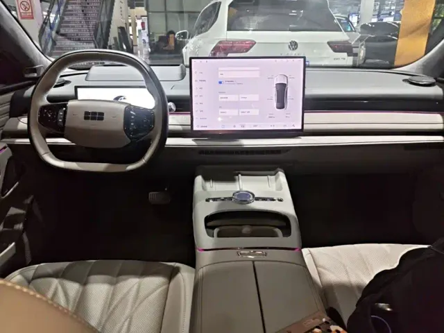 Geely Galaxy Xingyao 8 — Фото автомобиля 9