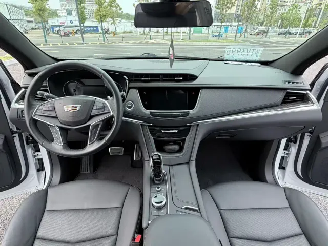 Cadillac XT5 — Фото автомобиля 9